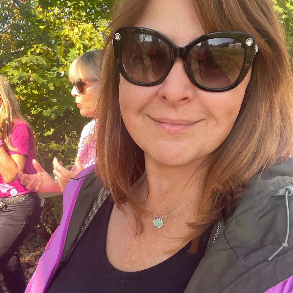 Meet your Posher, Leona